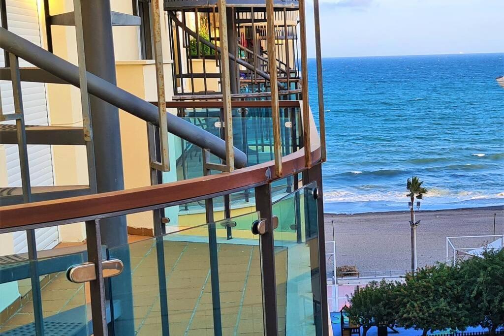 Apartament Luxury Penthouse With Ocean Views &Private Jacuzzi Estepona Zewnętrze zdjęcie