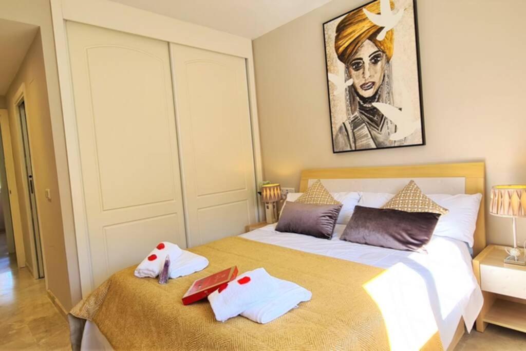 Apartament Luxury Penthouse With Ocean Views &Private Jacuzzi Estepona Zewnętrze zdjęcie